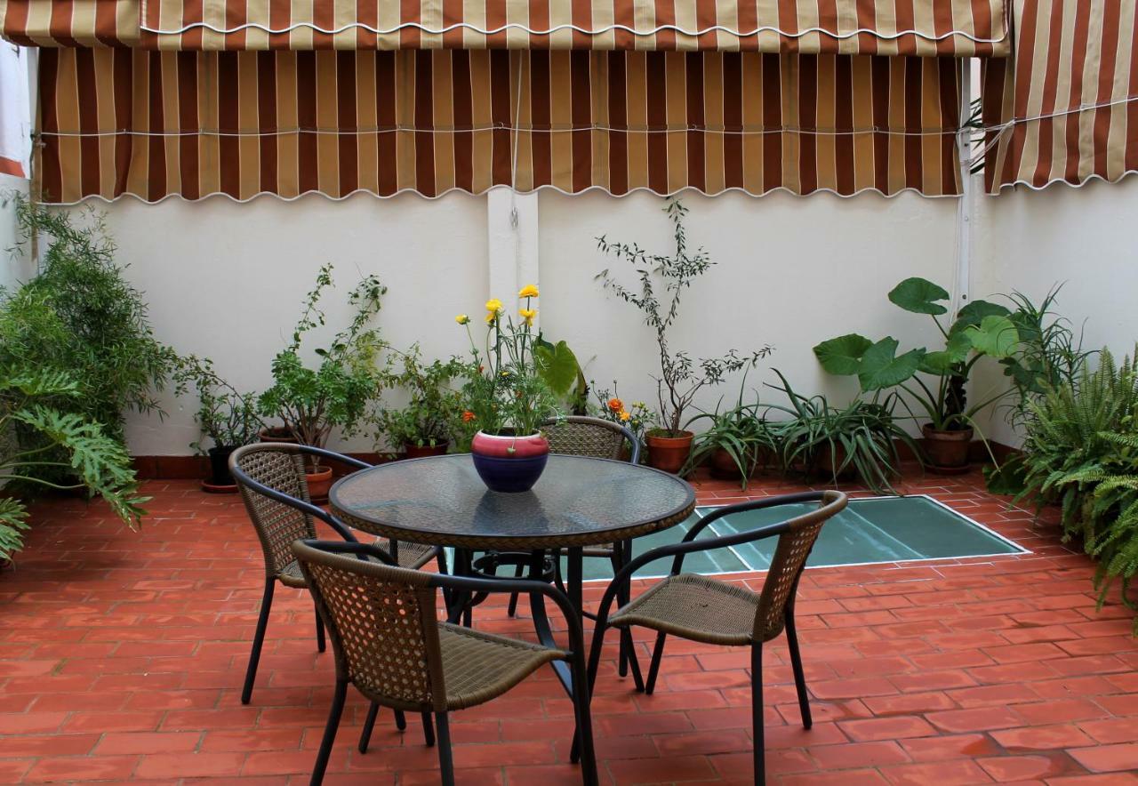 Con Patio Cerca Mezquita Apartment